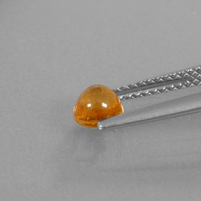 0.87カラットの天然オレンジスペサルティンガーネット（4.84 mm・透明）