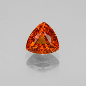 1.56カラットの天然レッドオレンジスペサルティンガーネット（6.9×6.6 mm・トリリアント）