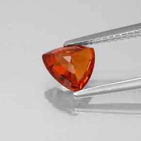 1.56カラットの天然レッドオレンジスペサルティンガーネット（6.9×6.6 mm・トリリアント）
