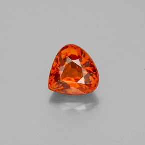 1.88カラットの天然レッドオレンジスペサルティンガーネット（7.2×7 mm・洋梨の形）