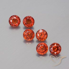 3.45カラットの天然明るい赤スペサルティンガーネット（4.57 mm・ラウンドカット）