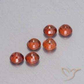 3.45カラットの天然明るい赤スペサルティンガーネット（4.57 mm・ラウンドカット）