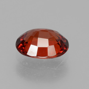 1.15カラットの天然カラントレッドスペサルティンガーネット（7×5.6 mm・オーバルカット）