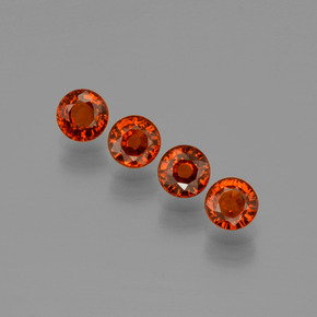 1.89カラットの天然ディープレッドスペサルティンガーネット（4.25 mm・ラウンドカット）