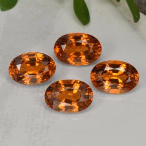 2.95カラットの天然赤みがかったオレンジスペサルティンガーネット（6.2×4.2 mm・オーバルカット）