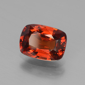 1.80カラットの天然オレンジスペサルティンガーネット（8×5.8 mm・クッションカット）