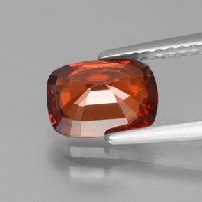 1.80カラットの天然オレンジスペサルティンガーネット（8×5.8 mm・クッションカット）