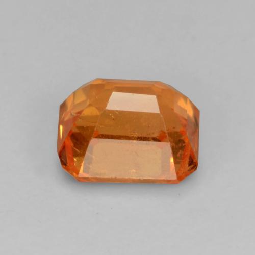 0.91カラットの天然鮮やかなオレンジスペサルティンガーネット（5.3×4.7 mm・エメラルドカット）