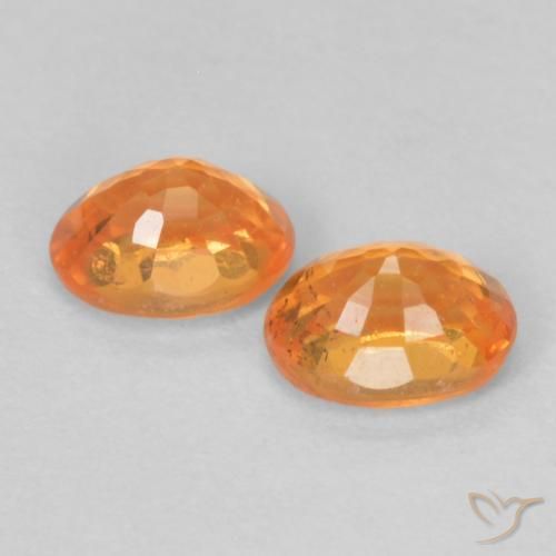 Shop natural 0.55ct 鮮やかなオレンジ スペサルティン ガーネット gems, 楕円形, from モザンビーグ at GemSelect. In stock, global shipping!
