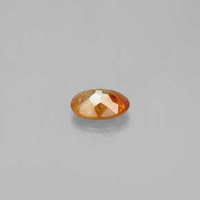 0.72カラットの天然レッドオレンジスファレライト（6.4×4.5 mm・オーバルカット）