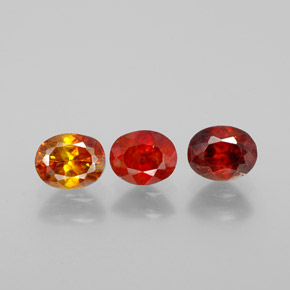 カラットの天然レッドオレンジスファレライト（5.3x4.3 mm・オーバルカット）