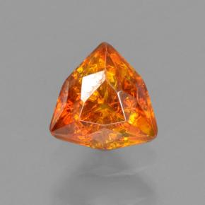 0.50カラットの天然イエローオレンジスファレライト（4.8×4.8 mm・トリリアント）