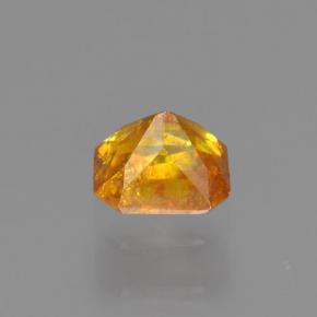 0.35カラットの天然ゴールデンイエロースファレライト（4×3.5 mm・エメラルドカット）