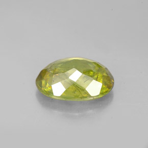 2.98カラットの天然ゴールデングリーンスフェーン（10.5×7.7 mm・オーバルカット）