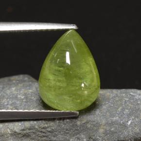 6.90カラットの天然グリーンスフェーン（12.5×9.5 mm・洋梨の形）