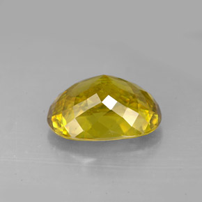 5.61カラットの天然マルチカラースフェーン（12.5×9.1 mm・オーバルカット）