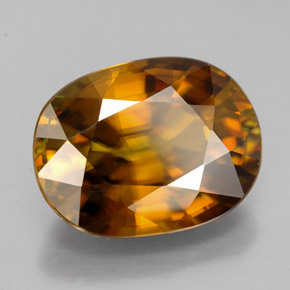 7.00カラットの天然マルチカラースフェーン（13.4×10.2 mm・オーバルカット）
