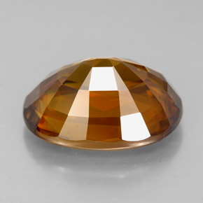 7.00カラットの天然マルチカラースフェーン（13.4×10.2 mm・オーバルカット）