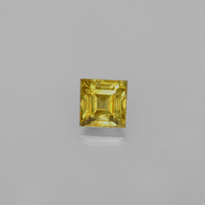 0.39カラットの天然緑がかったゴールドスフェーン（4×3.9 mm・四角）