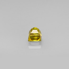 0.46カラットの天然緑がかったゴールドスフェーン（3.6×3.5 mm・四角）