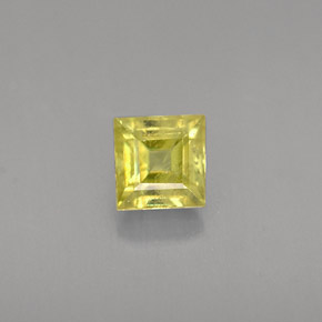 0.36カラットの天然緑がかったゴールドスフェーン（3.8×3.8 mm・四角）