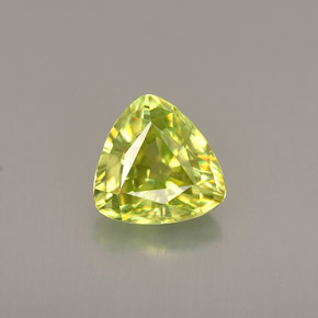 0.77カラットの天然ゴールデングリーンスフェーン（6×5.8 mm・トリリアント）