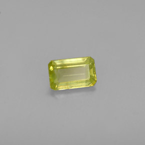 0.45カラットの天然ゴールデングリーンスフェーン（5.5×3.5 mm・エメラルドカット）