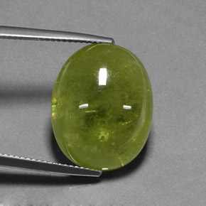 21.01カラットの天然黄色がかった緑スフェーン（18.9×15.1 mm・オーバルカット）