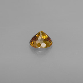 1.48カラットの天然マルチカラースフェーン（7.3×6.3 mm・オーバルカット）