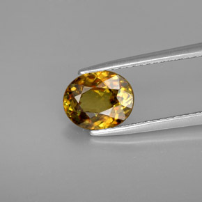 1.80カラットの天然マルチカラースフェーン（8.5×7 mm・オーバルカット）