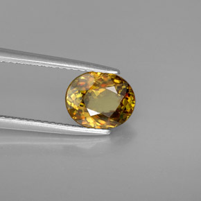 1.80カラットの天然マルチカラースフェーン（8.5×7 mm・オーバルカット）