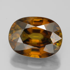 7.00カラットの天然マルチカラースフェーン（13.4×10.2 mm・オーバルカット）