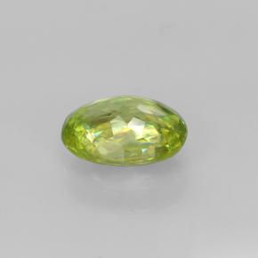 0.85カラットの天然ゴールデングリーンスフェーン（6.9×5.2 mm・オーバルカット）
