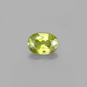 0.85カラットの天然ゴールデングリーンスフェーン（7×5.1 mm・オーバルカット）
