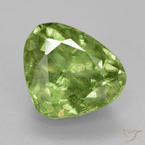 4.97ct 天然 ウォームグリーン スフェーン, 洋梨の形, VS-SI