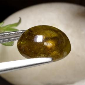 2.92カラットの天然緑がかったゴールドスフェーン、オーバルカット、半透明