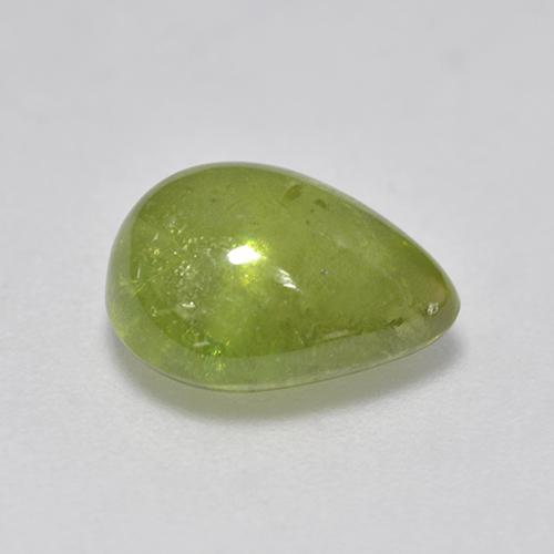 3.29カラットの天然ライブリー黄色がかった緑スフェーン（10×7.7 mm・洋梨の形）