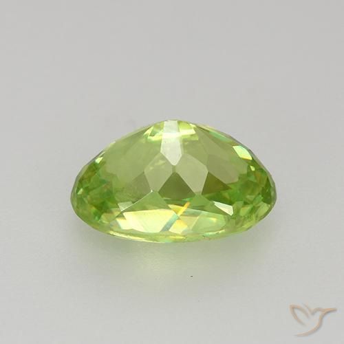 1.34カラットの天然ライト鮮やかな緑スフェーン（7.7×5.5 mm・オーバルカット）