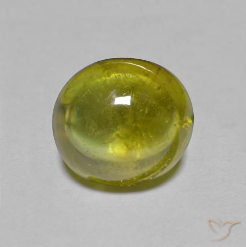 2.40カラットの天然ウォームフォレストグリーンスフェーン（8.1×7.2 mm・オーバルカット）