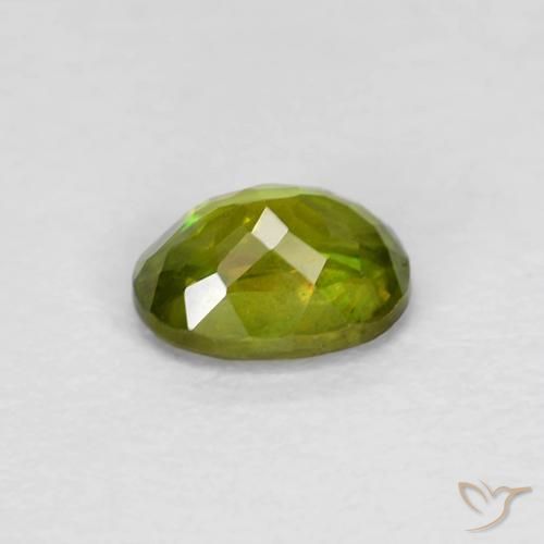 0.57カラットの天然Medium Dark-Greenスフェーン、楕円形、VVS-VS