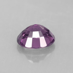 1.89カラットの天然パープルスピネル（8×7.2 mm・オーバルカット）