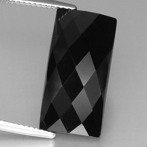 13.88カラットの天然黒スピネル（19.9×10.1 mm・バゲット）