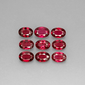 カラットの天然レッドスピネル（6.1×4.3 mm・オーバルカット）