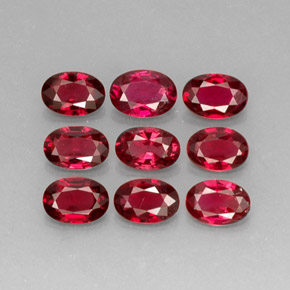 カラットの天然レッドスピネル（6.1×4.3 mm・オーバルカット）