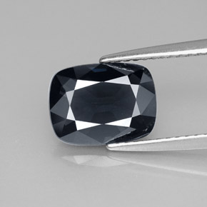 2.85カラットの天然ダークグレーバイオレットスピネル（9.8×7.4 mm・クッションカット）
