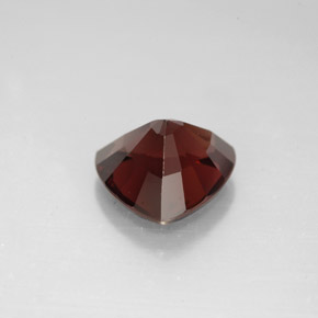 2.71カラットの天然ディープオレンジスピネル（9×8.8 mm・トリリアント）