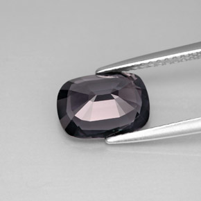 2.47カラットの天然マルチカラースピネル（9.5×7.1 mm・クッションカット）