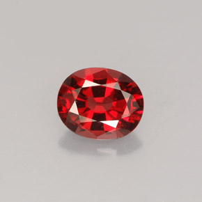0.76カラットの天然レッドスピネル（6.2×5.1 mm・オーバルカット）