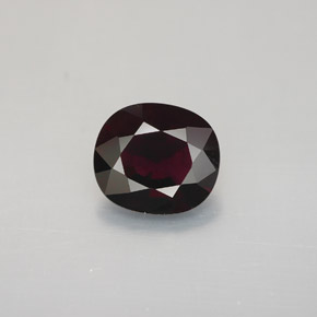 1.95カラットの天然ディープパープルスピネル（8.4×7.5 mm・クッションカット）