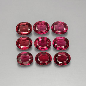 カラットの天然レッドスピネル（5.3×4.2 mm・オーバルカット）